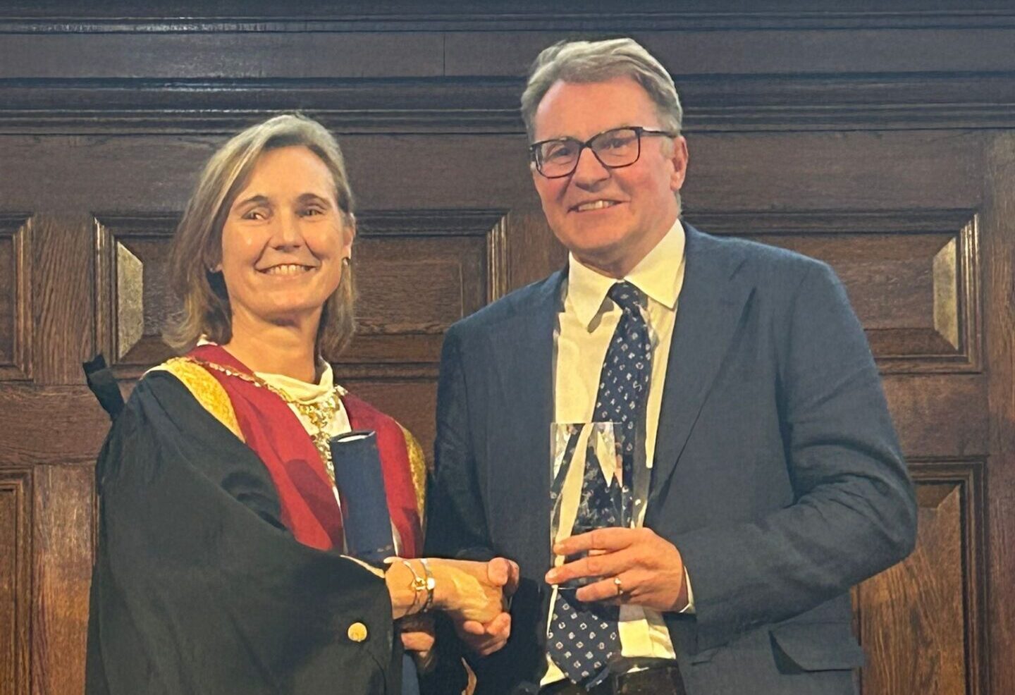 Prof. John Innes John Innes receives RCVS Impact Award - Movement Referrals